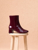 Albane - Lackiertes Auberginenleder