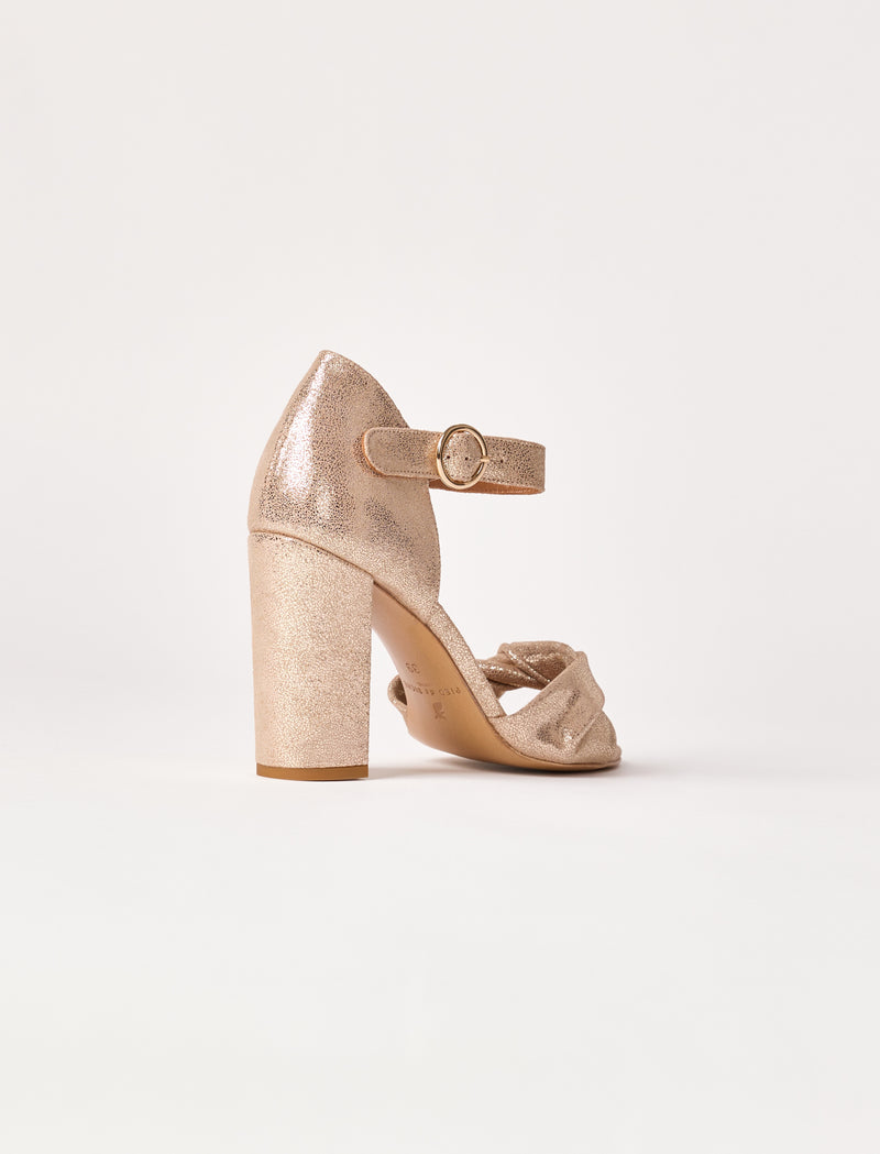 Pia - Gold - Image principale