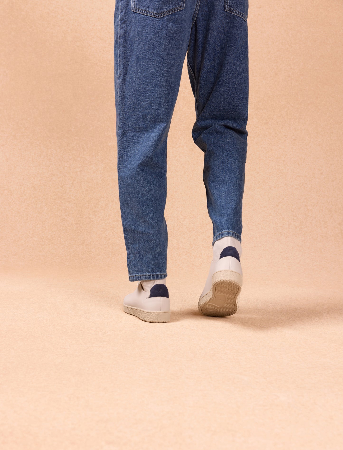 Arthur - White & navy