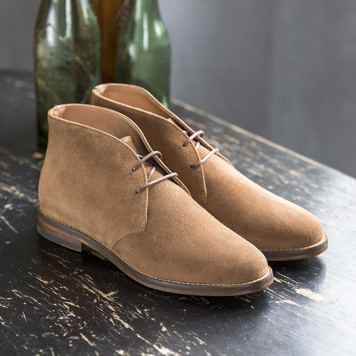 Highlight on the velour calfskin 