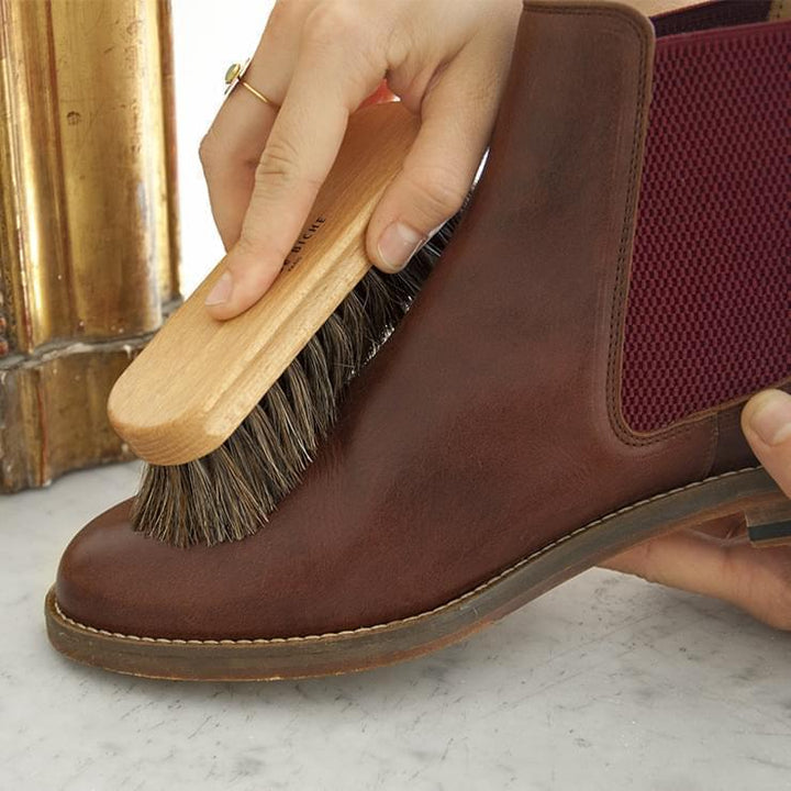 Highlight on full-grain leather 