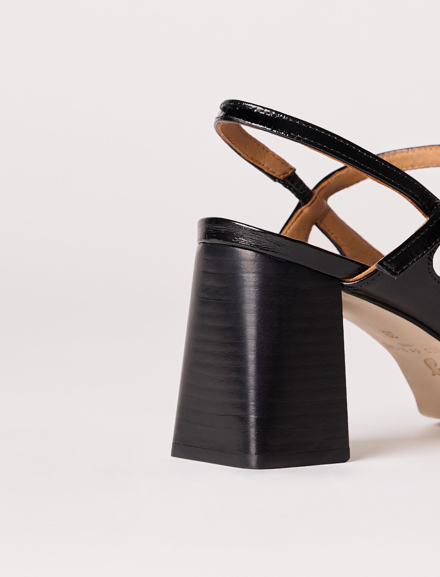 Adèle - Patent Black 