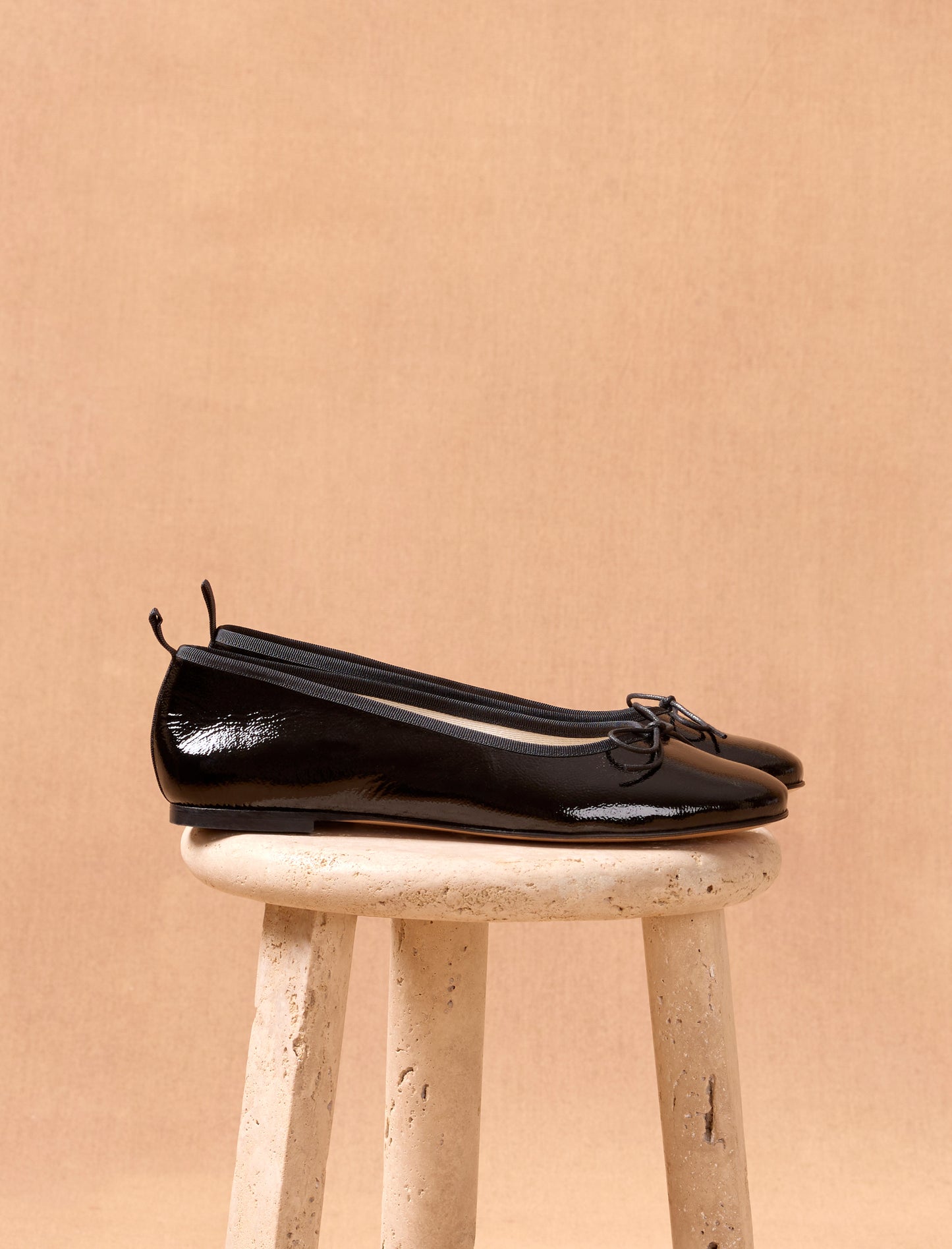 Léna - Polished Black 