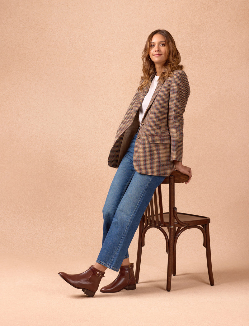 Céline - Brown  - Image principale