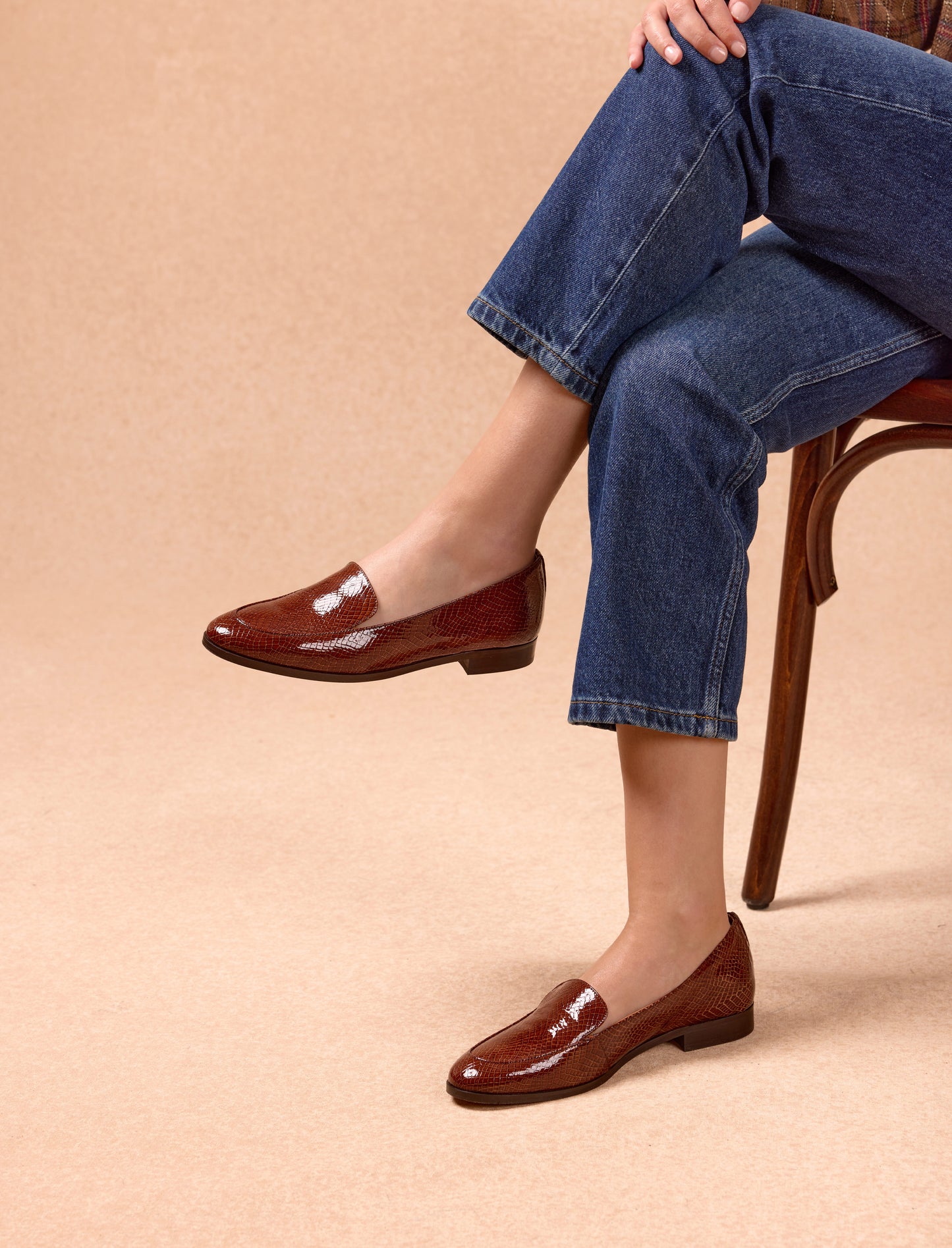 Lou - Mahagoni Reptil 