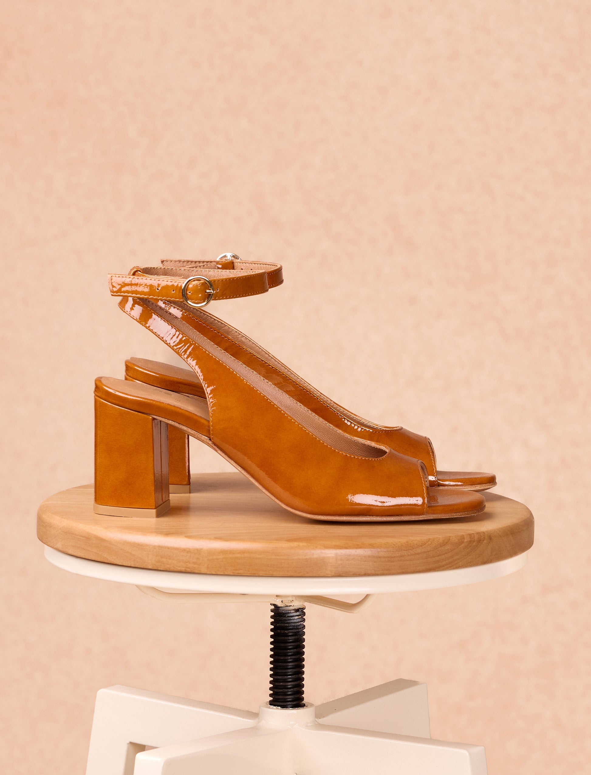 Joanna - Cognac lackiert  - vue 4
