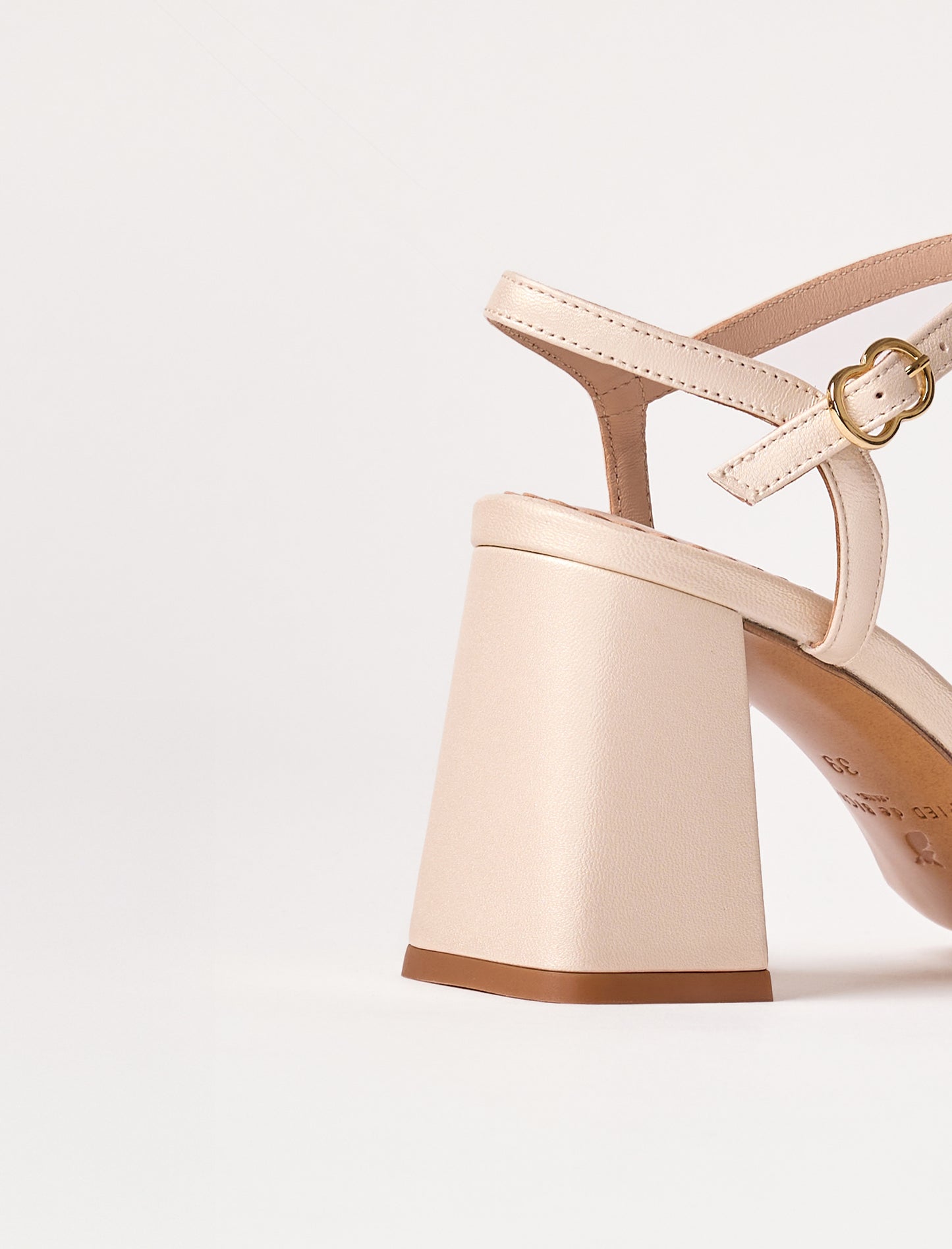 Eléonore Pauc - Ivoire