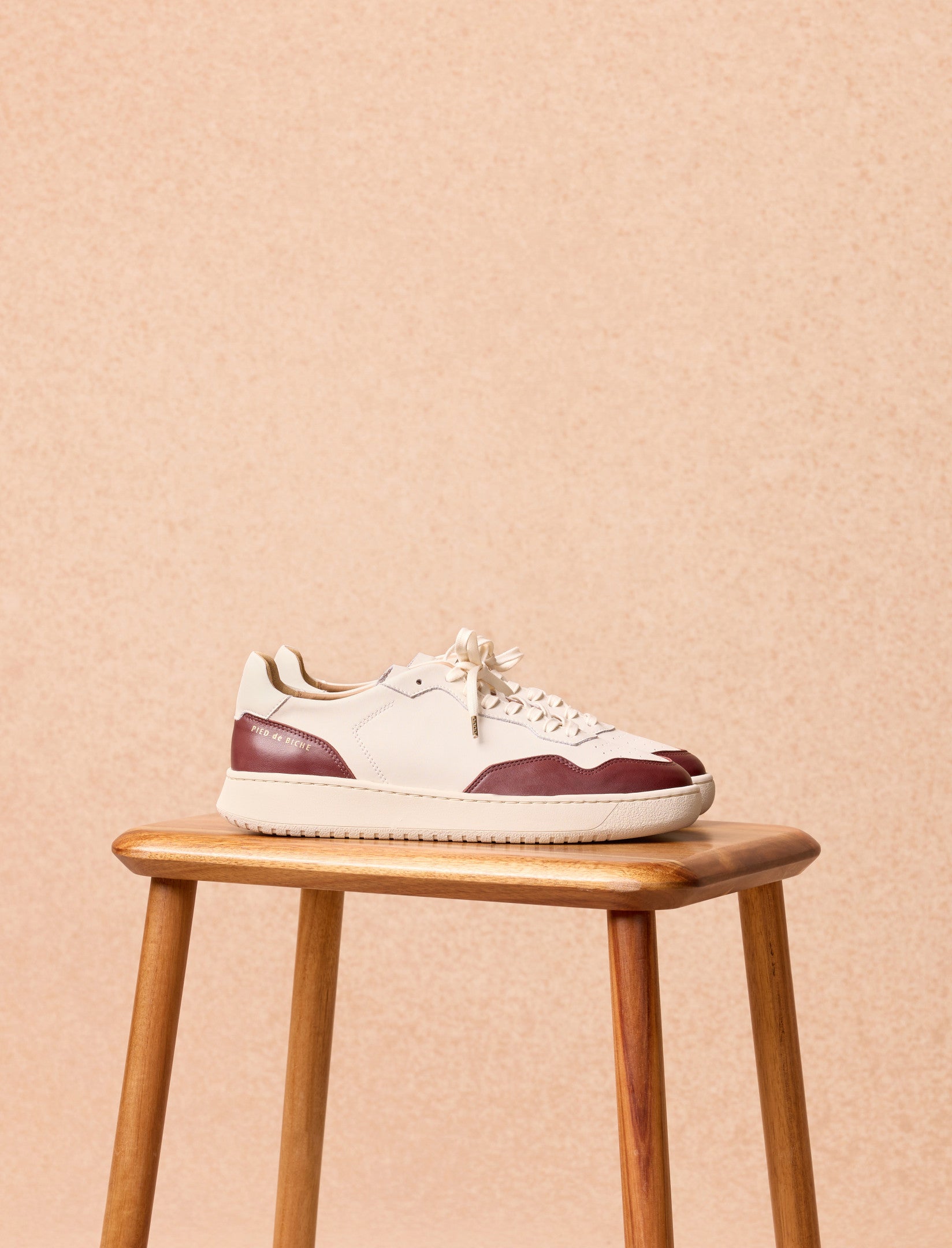sneakers en cuir coloré pour homme
