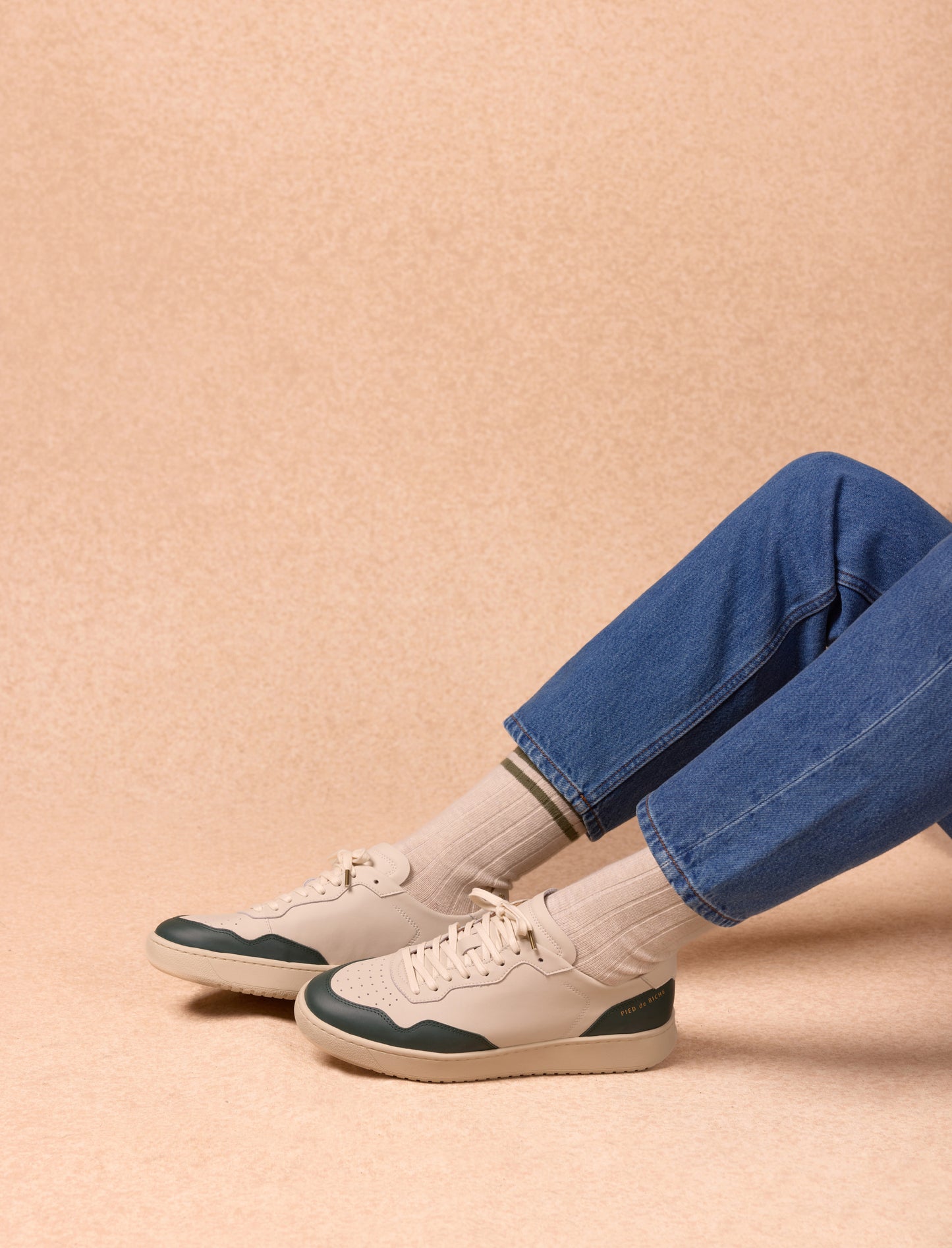 Edgard - Dunkles Retro-Grün 