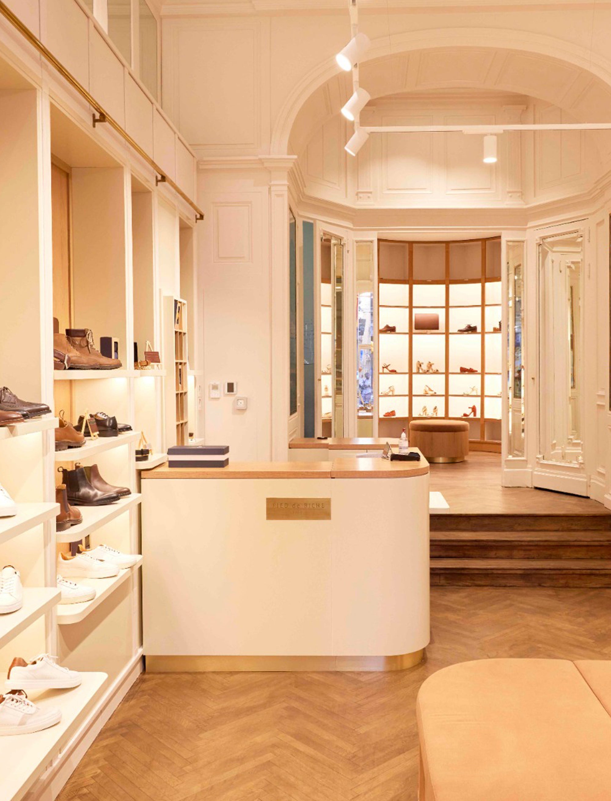 boutiques de chaussures en cuir pour femme et homme