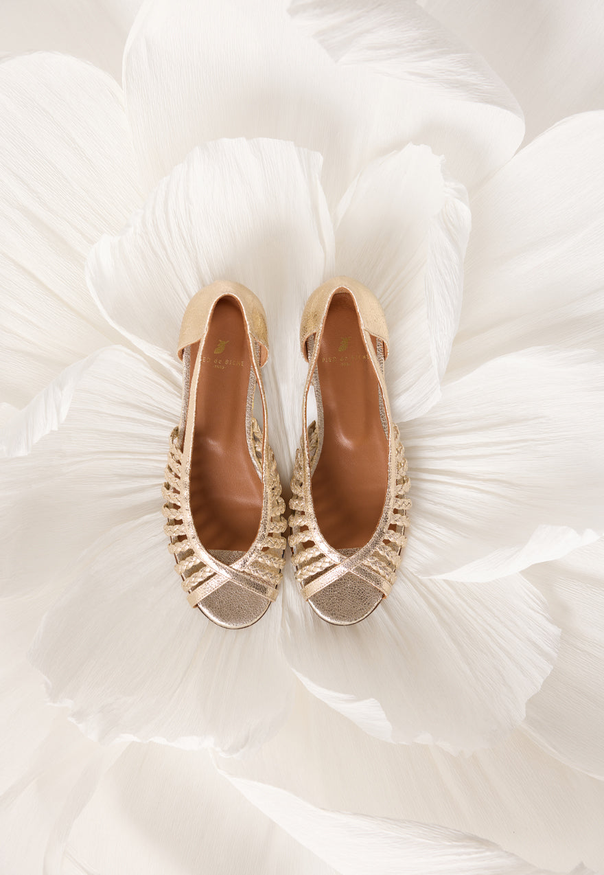 Sandales mariage à talons mi-hauts en cuir doré