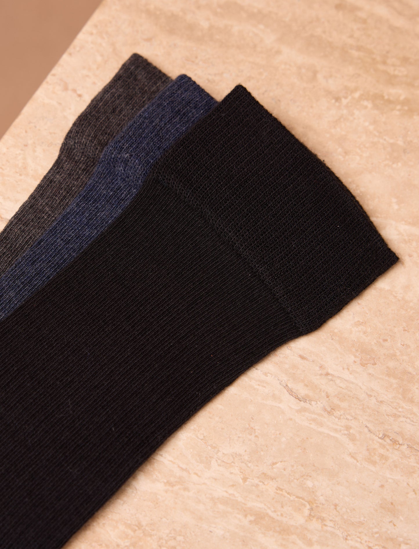 Pack von gestrickten Socken - Grau, Marineblau & Schwarz 