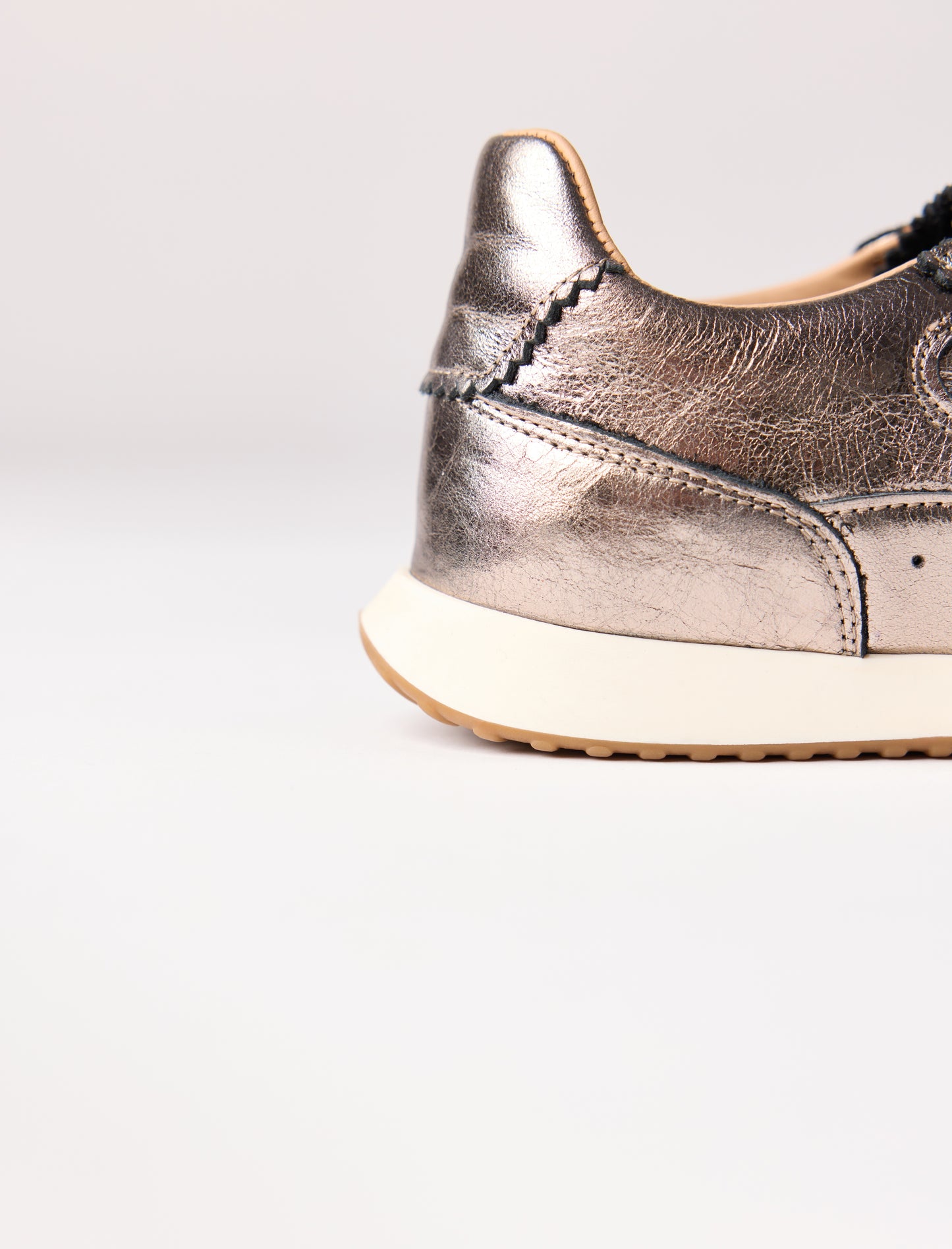 Maly – silbernes Metallfinish 
