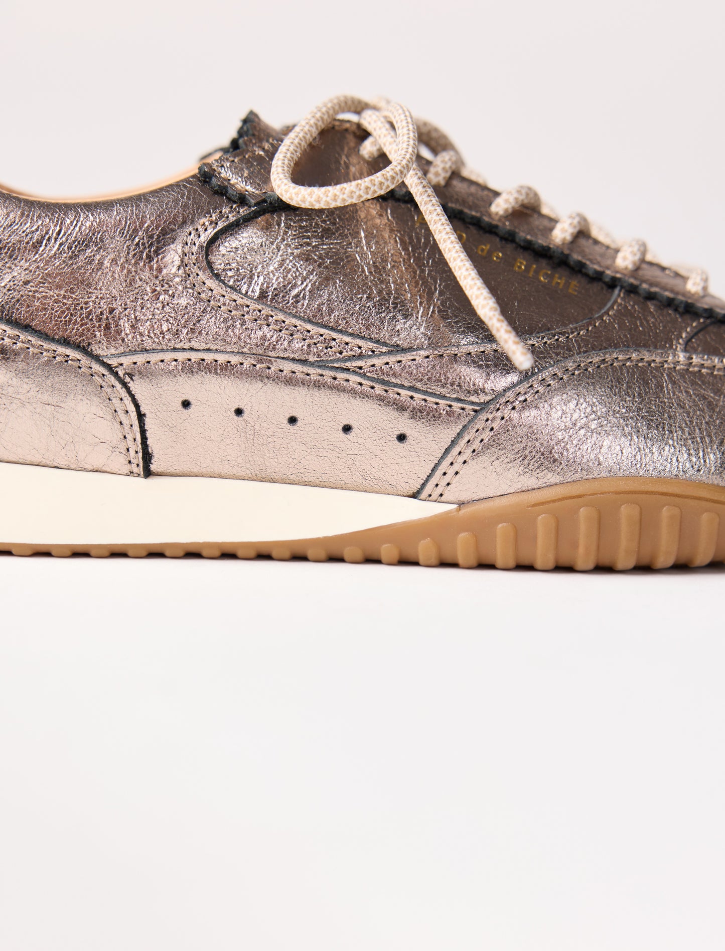 Maly – silbernes Metallfinish 